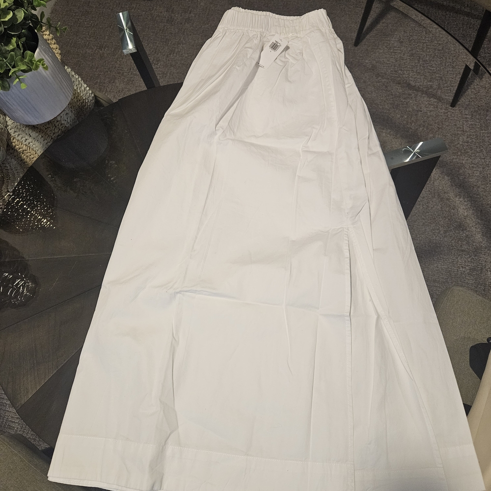 Old Navy Classic White Maxi Skirt